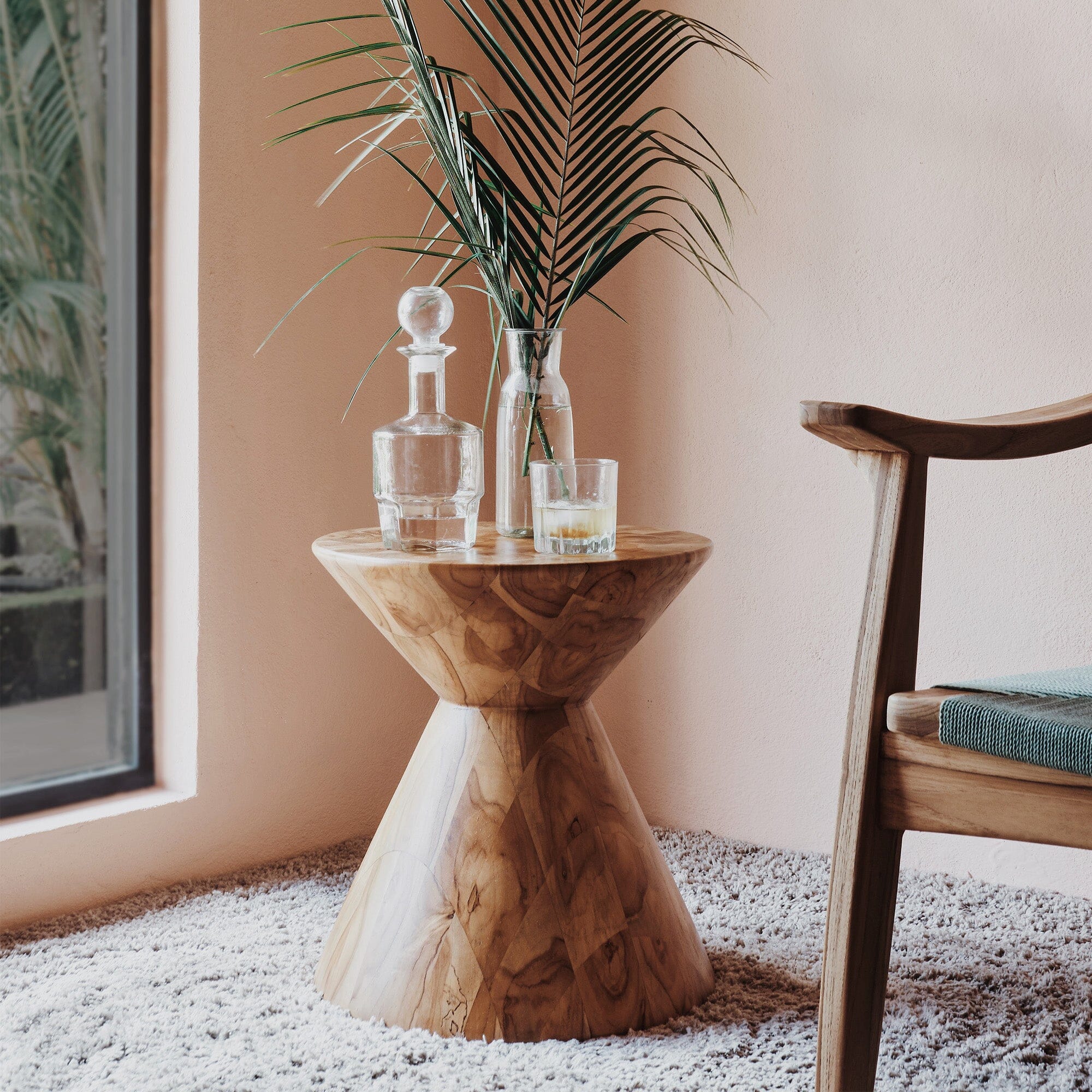 Side_table_600999b7-111b-4e1e-8dfb-b4b7d3fe920f